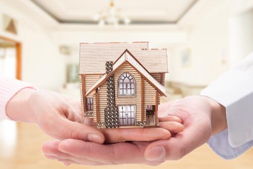 政府工作報(bào)告首提“長(zhǎng)租房” 政策引領(lǐng)下的發(fā)展路徑與未來(lái)趨勢(shì)